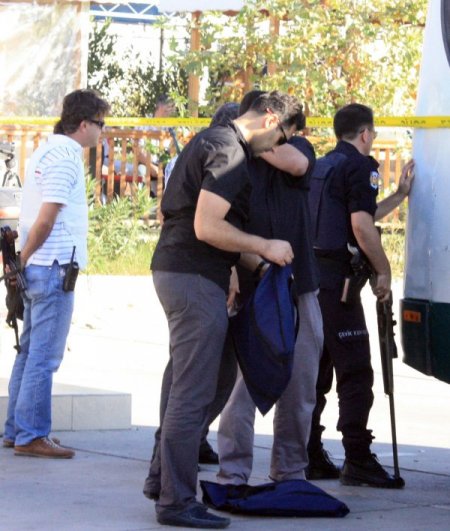 Bayan memurun silahını gaspedip kafasına dayadı, polisleri 4 saat uğraştırdı