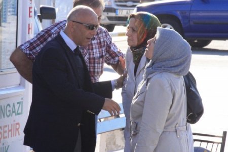 Bayan memurun silahını gaspedip kafasına dayadı, polisleri 4 saat uğraştırdı