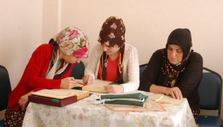 Bayanların Kur'an-ı Kerim Öğrenme Azmi