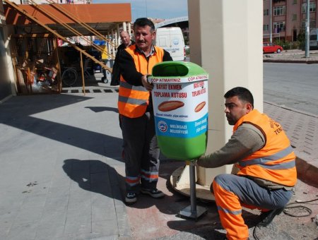 Bayat ekmekler, besiciler ve köpek barınma evi için toplanacak