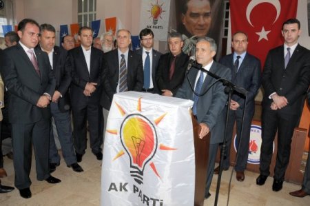 Baybatur: Manisa’da beş yıldan beri ak belediyecilik sekteye uğradı