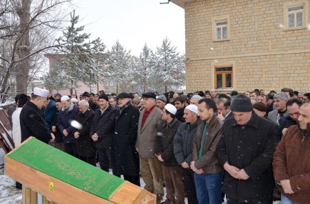 Bayburt Belediye Başkanı Polat'ın dedesi toprağa verildi