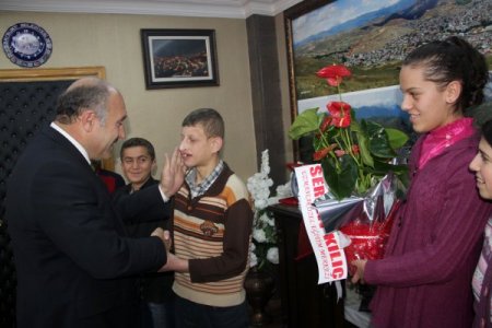 Bayburt Belediyesi hizmetlerinde engelli vatandaşları göz önünde bulunduruyor