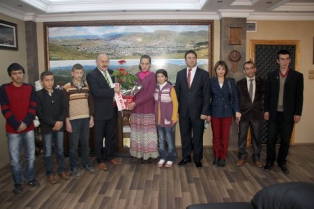 Bayburt Belediyesi hizmetlerinde engelli vatandaşları göz önünde bulunduruyor