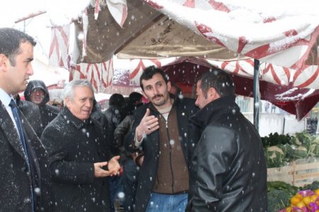 Bayburt Emniyet Müdürü, pazarcı esnafı ile görüştü