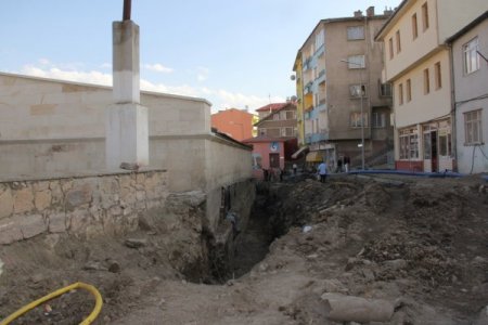 Bayburt Ulu Camii'nin etrafı açılarak gün yüzüne çıkarılacak