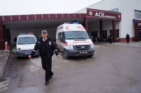 Bayburt Üniversitesi Rektörü Budak balkondan düşerek ağır yaralandı (2)