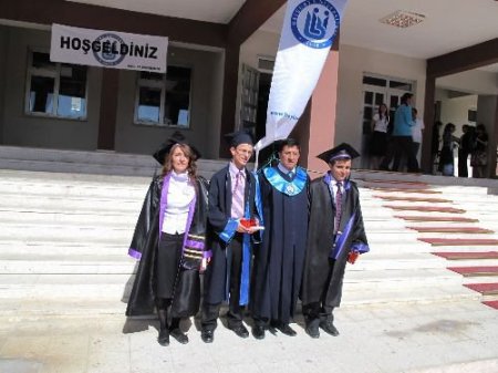 Bayburt Üniversitesi'nde Mezuniyet Coşkusu
