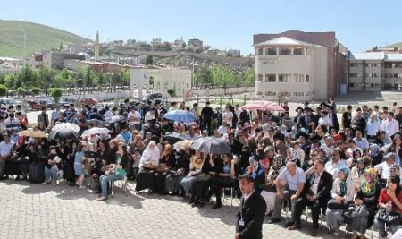 Bayburt Üniversitesi'nde Mezuniyet Coşkusu