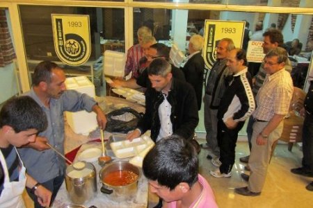 Bayburtlulardan yöresel yemekler ve tatlılar şöleni