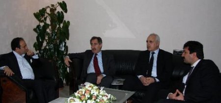 Baydemir, Bakan Günay'dan Kürtçe Tiyatro Oyunun Ankara'da Sahne Alması İçin Destek İstedi