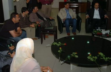 Baydemir, Kuzey Iraklı Konuklarını Gülle Karşıladı