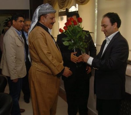 Baydemir, Kuzey Iraklı Konuklarını Gülle Karşıladı