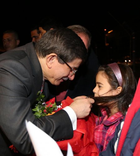 Baydemir'den Davutoğlu'na sıcak karşılama