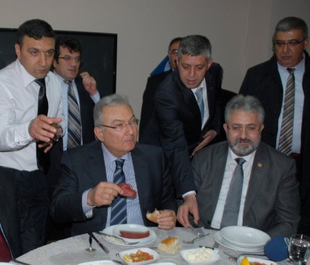 Baykal: Birbirimizi anlamaya, dinlemeye ve kulak vermeye ihtiyacımız var