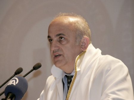 Baykal: Üniversitede şu ya da bu görüş değil, evrensel değerler geçerlidir