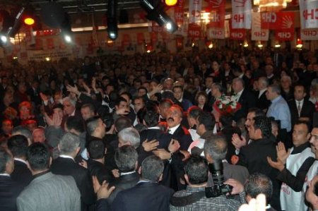 Baykal'ı Karşılamaya Getirilen Çocuklar, Ak Parti Aleyhine Slogan Attı