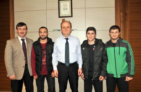 Baykan, genç güreşçilerden olimpiyat vizesi istedi