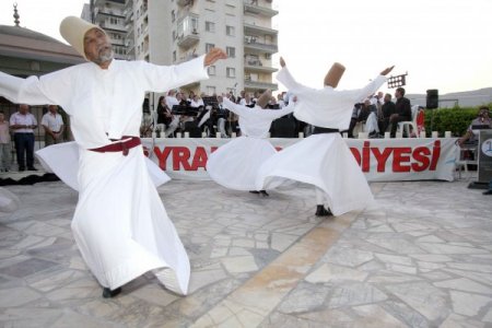 Bayraklı Belediyesi Camide Sema Gösterisi Düzenledi
