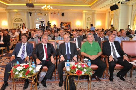 Bayraktar: Depreme dayanıksız mezar evleri 'yıkma görevi' valilere verildi