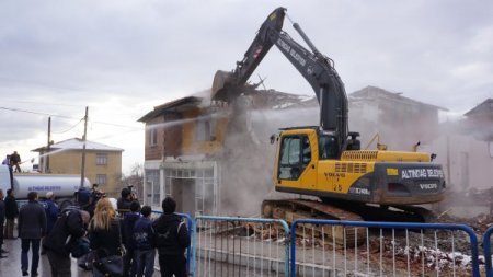 Bayraktar: Kentsel dönüşüm ne kadar zorsa o kadar da elzemdir