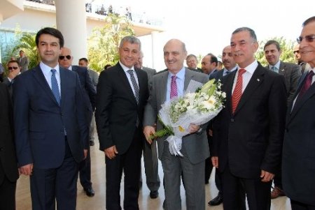 Bayraktar: Tapuda çay içerek işlemleri kısa sürede bitirme seviyesine geldik