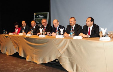 Bayraktar: Van'a esaslı bir imar planı yapacağız