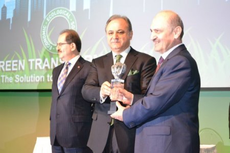 Bayraktar’dan müteahhitlere: İstanbul doldu, Anadolu’ya yönelin