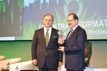 Bayraktar’dan müteahhitlere: İstanbul doldu, Anadolu’ya yönelin