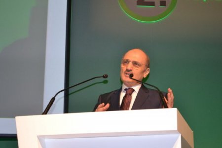 Bayraktar’dan müteahhitlere: İstanbul doldu, Anadolu’ya yönelin