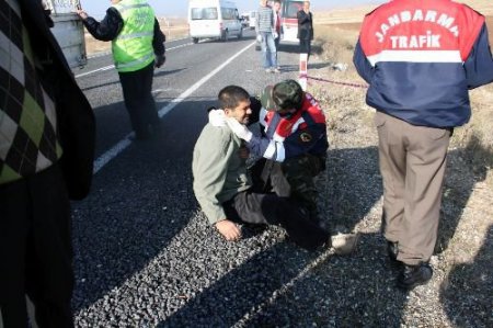 Bayram Alışverişine Gidenleri Taşıyan Minibüs Takla Attı: 8 Ölü, 14 Yaralı