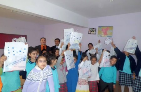 Bayram öncesi öğrencilerden kardeşlik ziyareti