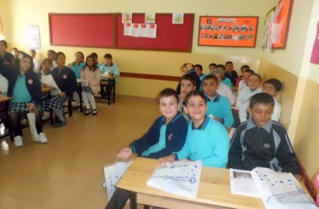 Bayram öncesi öğrencilerden kardeşlik ziyareti