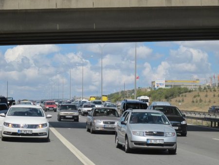 Bayram Trafiği Tem'i Felç Etti