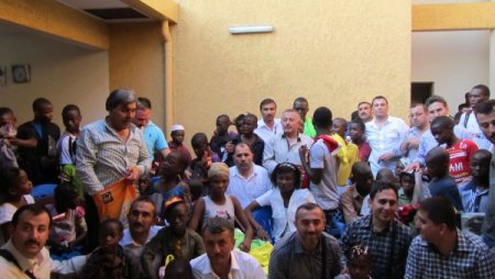 Bayramı Kongo'da geçiren Nevşehirli işadamları, ihtiyaç sahiplerine et dağıttı