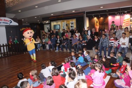 Bayramın son gününde vatandaşlar AVM’lere akın etti