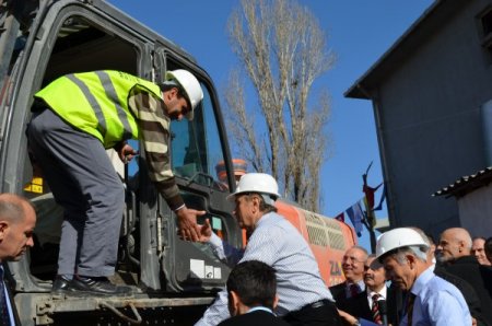 Bayrampaşa'da kentsel dönüşümün startını Topbaş verdi