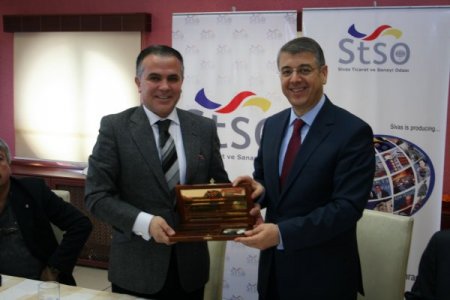 BBDK Üyesi Çağlar: Borçlanmak için uygun zaman