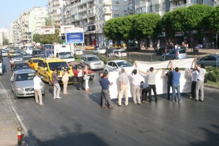 BBP'den, Antalya'da terör örgütüne karşı eylem