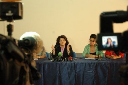 BDP, Öcalan'ın serbest bırakılması için imza kampanyası başlattı