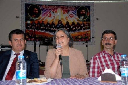 BDP Eş Başkanı Kışanak, İskenderun Cemevi ve kiliseleri ziyaret etti