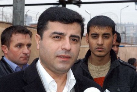 Bdp Eşbaşkanları, Kck Tutuklularını Cezaevinde Ziyaret Etti
