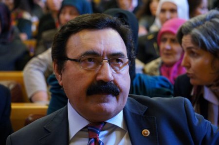 BDP Hakkari Milletvekili Canan: Bu bayrak hepimizin ortak bayrağıdır