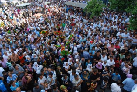 Bdp Yöneticileri, Türk Ve Koçali'yle Teşekkür Mitingi Düzenledi