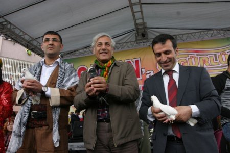 BDP’li Bozlak: Demokratik siyaset alanına hoş geldin PKK