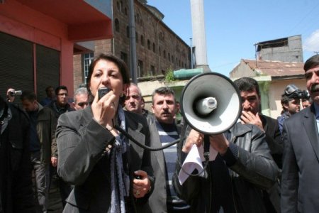 Bdp'li Buldan, Eylemcilere Polis Megafonu İle Seslendi