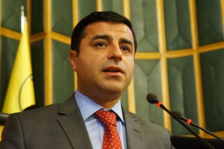 BDP'li Demirtaş: Açlık grevleri bir sorun değil, bir sorundan çıkmış bir sonuç