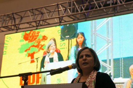 BDP'li Kışanak: Gerilla ve asker cenazesinde birlikte yan yana duralım