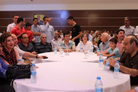 Bdp'liler Ahmet Türk'ün Düğününde Halay Çekti