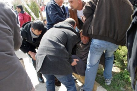 Bdp’liler Çadırın Kaldırılmasına Tepki Gösterdi, Eylemciler Gözaltına Alındı